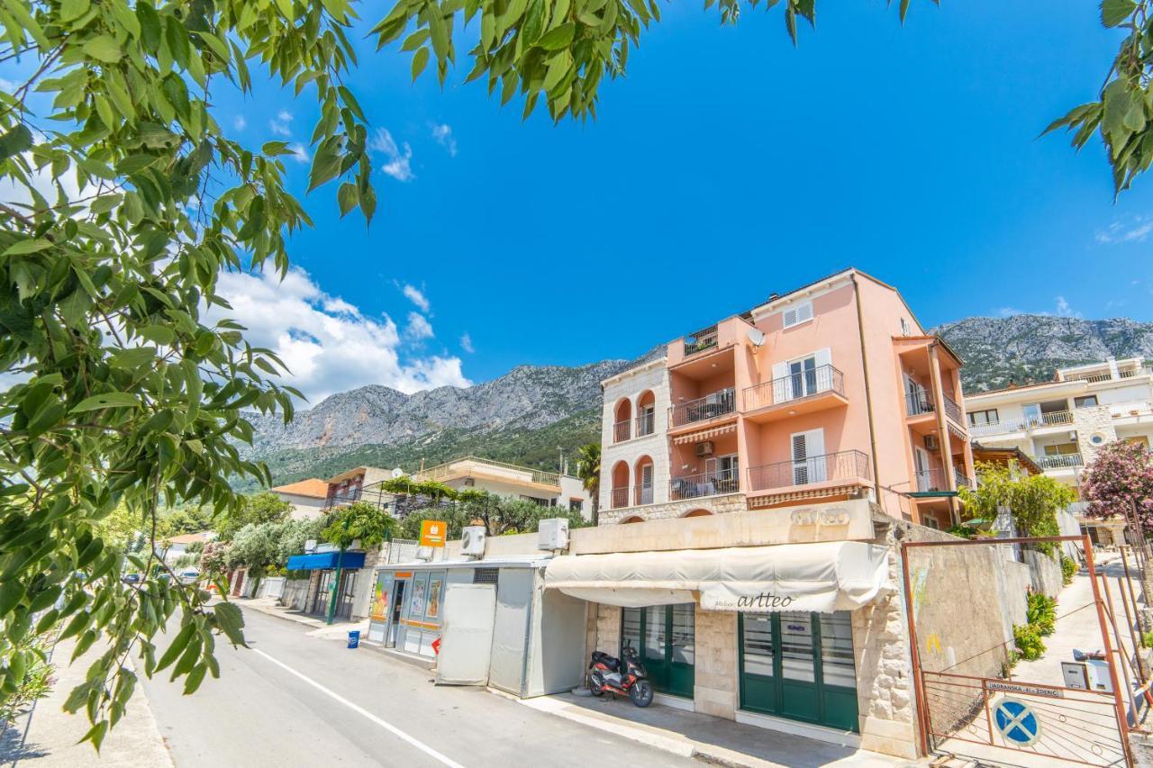 Lile * Gradac (Split-Dalmatia)