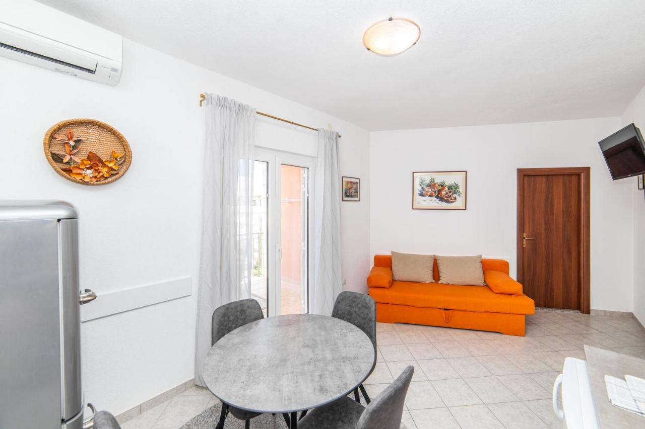 Lile Apartment