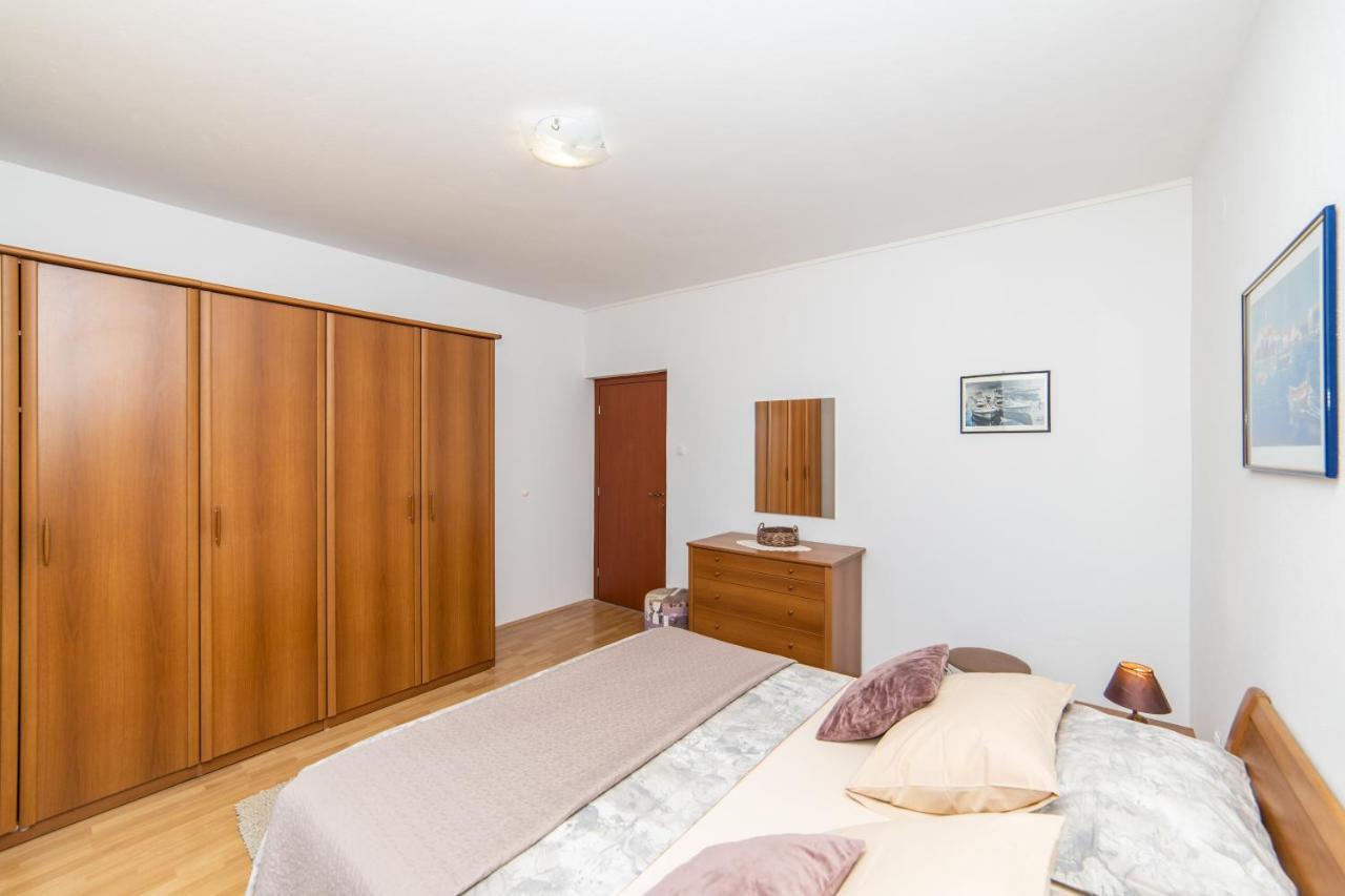 Lile Apartment *