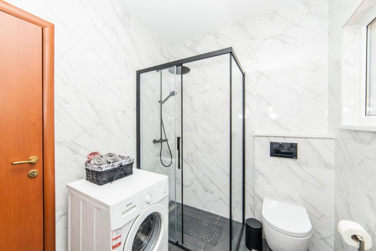 Lile Apartment Gradac (Split-Dalmatia)