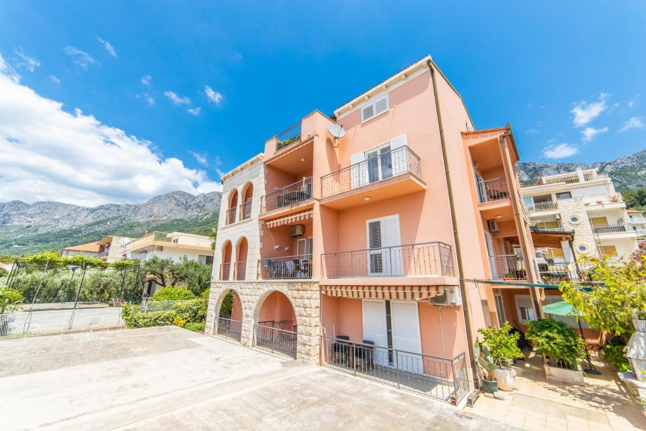 Lile Apartment *